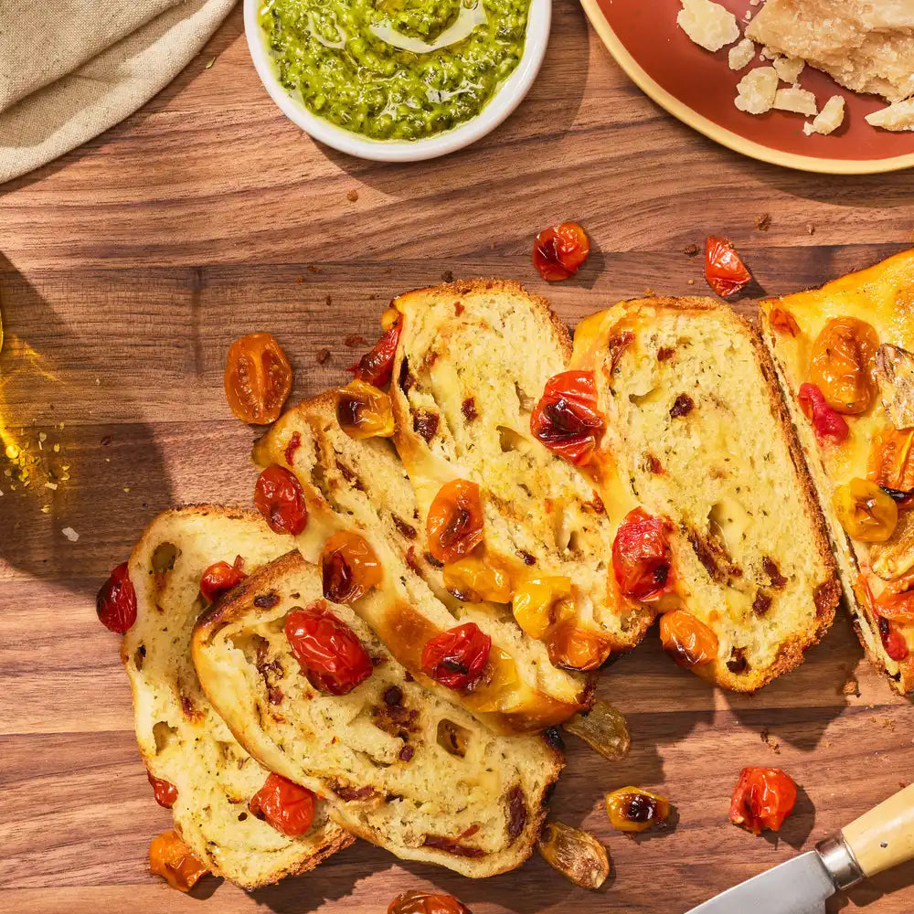 No-Knead Cheese and Tomato Garlic Bread Bundle