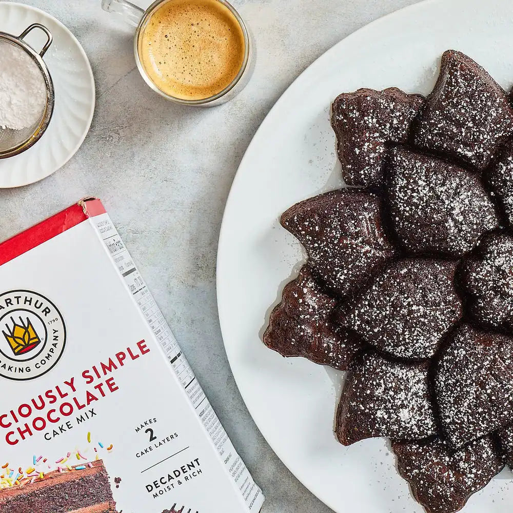 Chocolate Cake Mix & Poinsettia Pull-Apart Pan Set