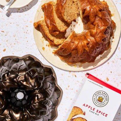 Apple Spice Cake with Harvest Leaves Bundt Pan Set